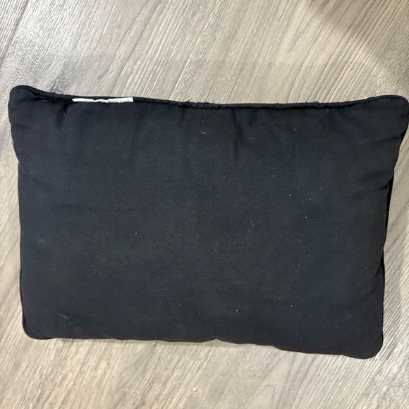 Needlepoint Tapestry Throw Pillow Watering Can Floral Spring 12x17 Easter Garden - Picture 11 of 12